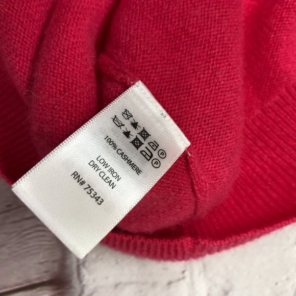 Tahari Women 100% 2-Ply Cashmere Sweater Size Medium Hot Pink M113 -21 - Picture 11 of 16